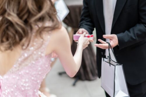 プチギフトを渡すタイミングはいつが正解?