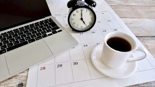 返信期限から逆算して送る時期を決めよう