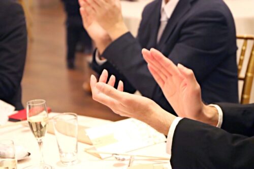 挙式当日に何も渡さないのは寂しいと思われない?